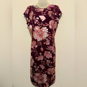 Beautiful Beige by Eci dress size 8 👗🌸